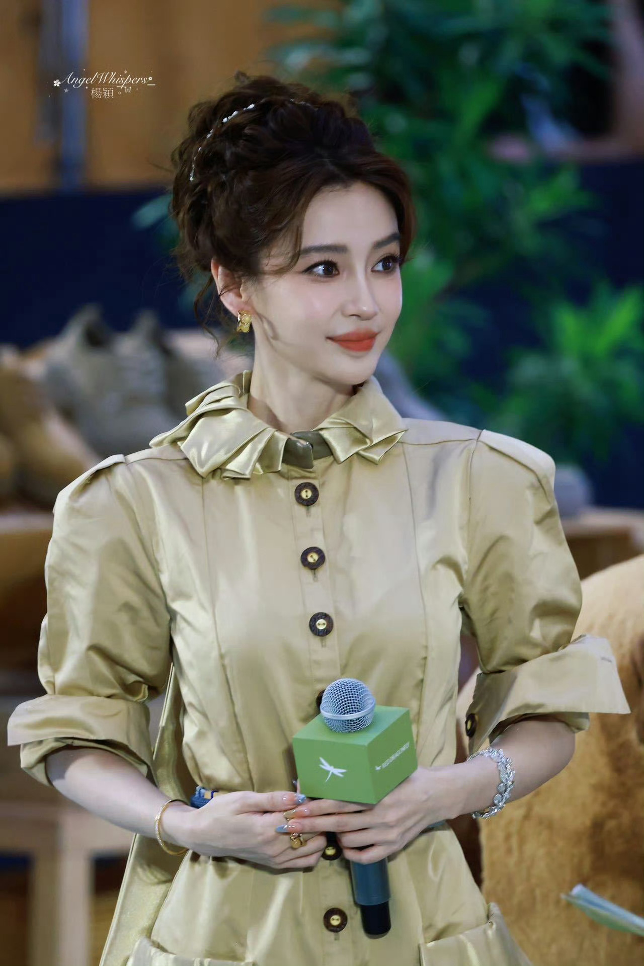 angelababy angelababy “星星会暗，太阳会落，但你会永远闪闪