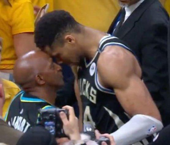 Shams：步行者队发言人向 ESPN 表示，在与泰瑞斯·哈利伯顿的父亲约翰·哈