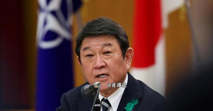 中方痛批日本外长。
新加坡联合早报7月12日报道：“针对日本外长茂木敏充就‘南中