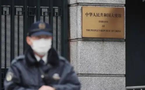 日本政府连最起码的东道主基本礼仪都丢完了，这场景似曾相识，何等无礼！难道还中国一