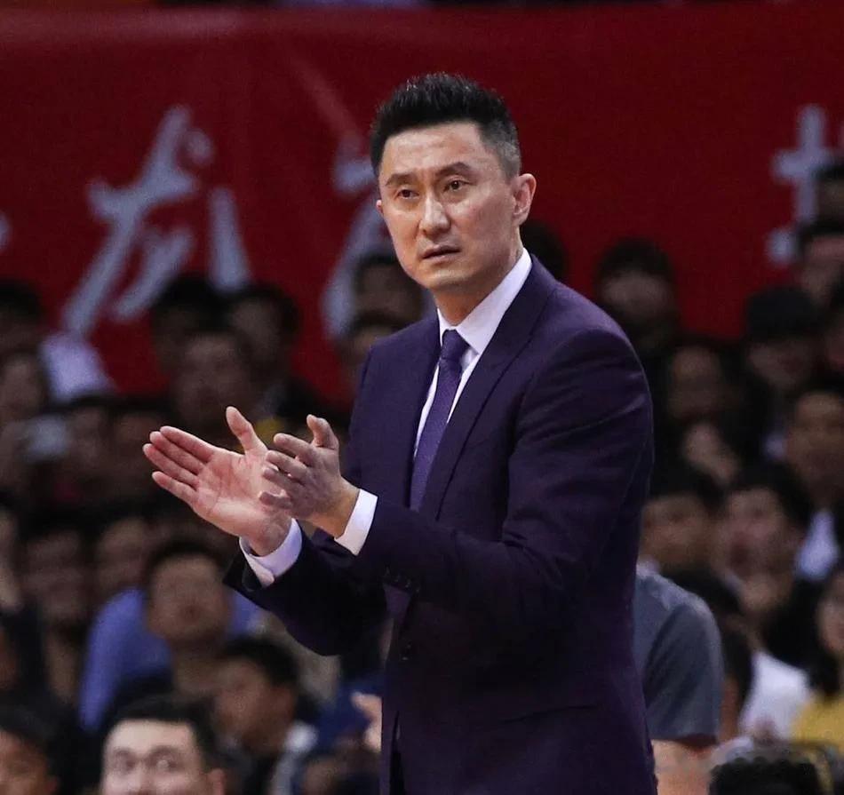 广东宏远9分惜败，辽粤大战一番战，让人发现最大的真相:两队全员齐整，广东必胜辽宁