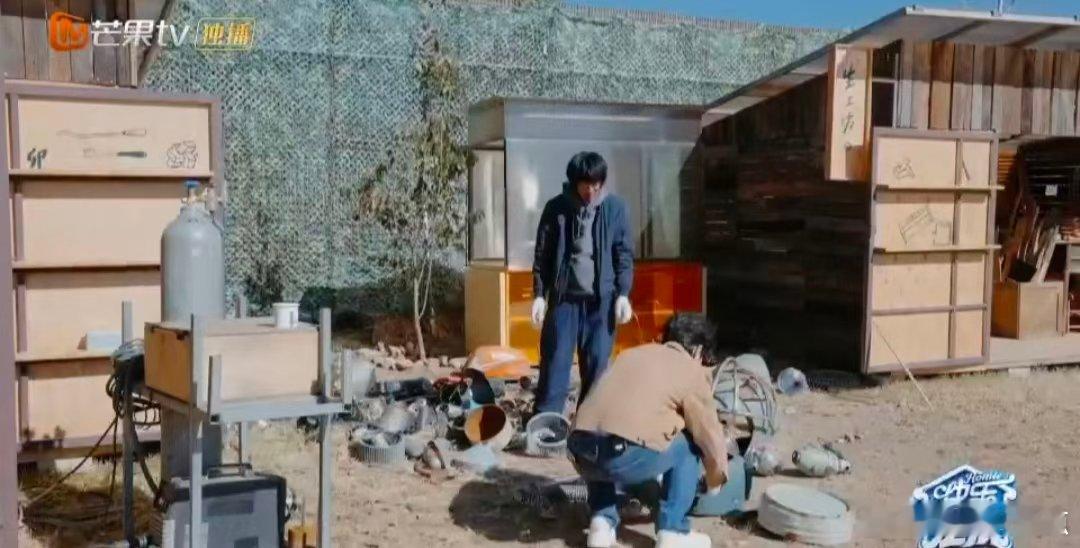 陈楚生solo手工时段快乐老友记有风季 电工小陈陈楚生的手工时间，认真投入的模样