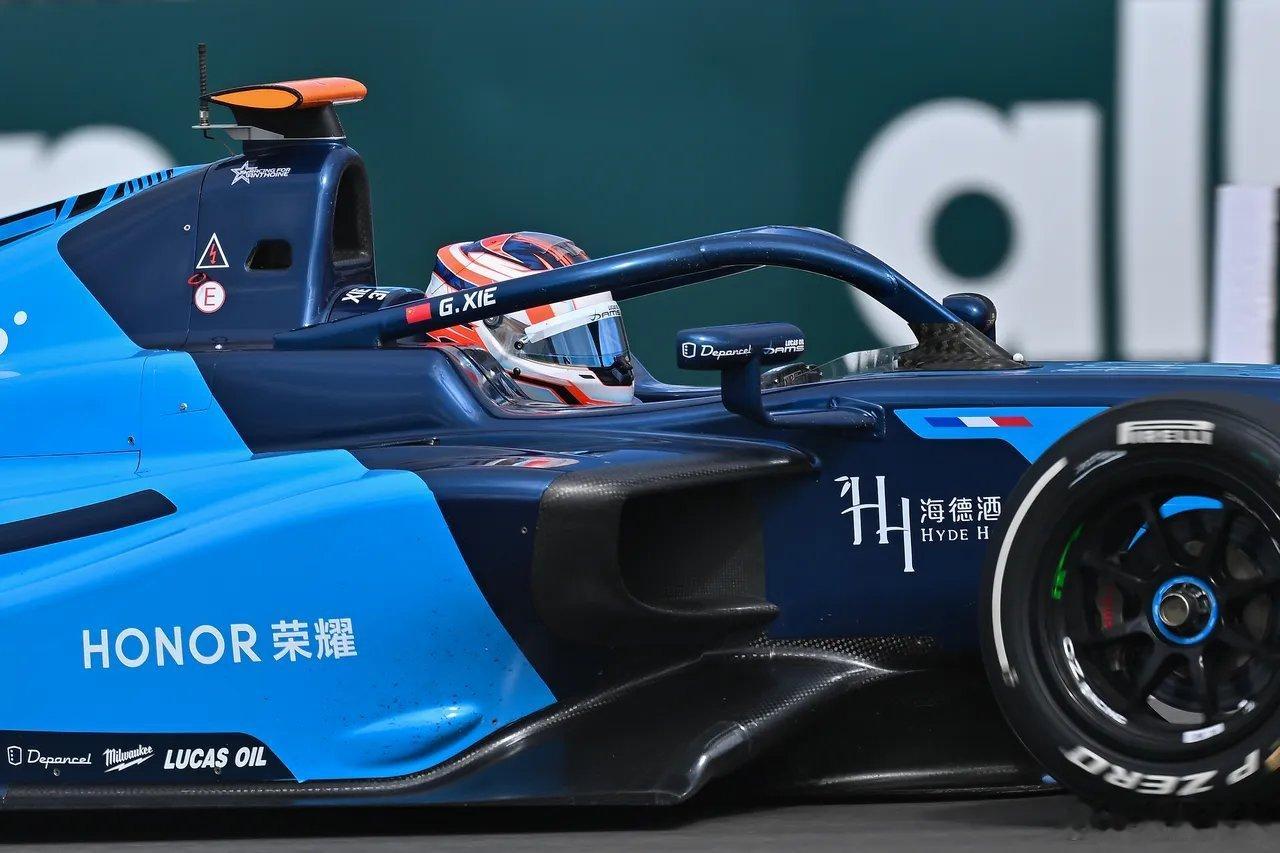 荣耀宣布，签下首位在 FIA Formula 3 夺冠的 19 岁中国车手谢咏霖