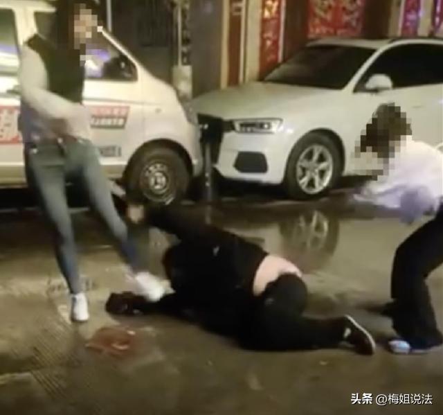 云南昆明，一男子喝醉酒走进一家足浴店，本来想要做个按摩享受一下，谁知道对人家的服