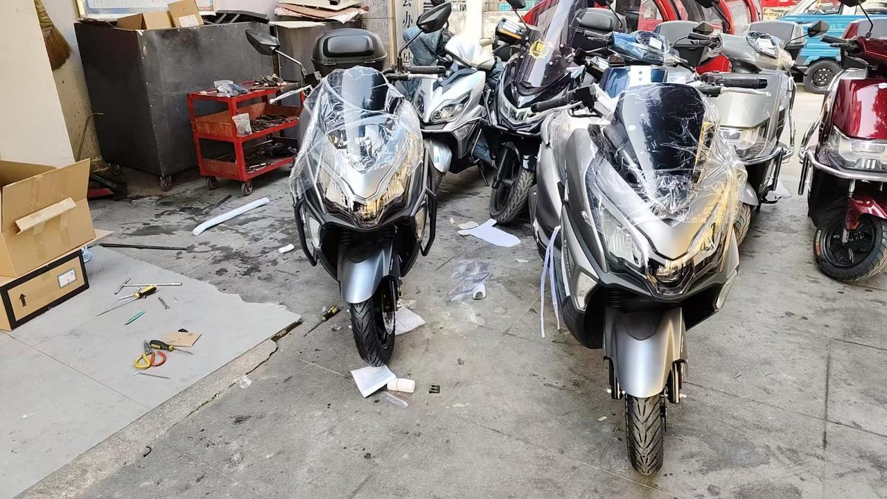 我本来是想推荐铃木UY的，但是，想了想还是放弃了。如果是前几年，我会毫不犹豫的推