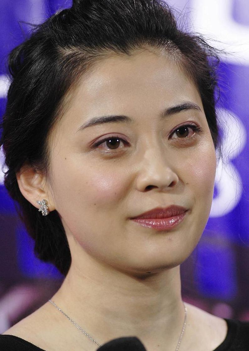 梅婷，1975年4月30日出生于江苏南京，国家一级演员。她是观众心中演技扎实的实
