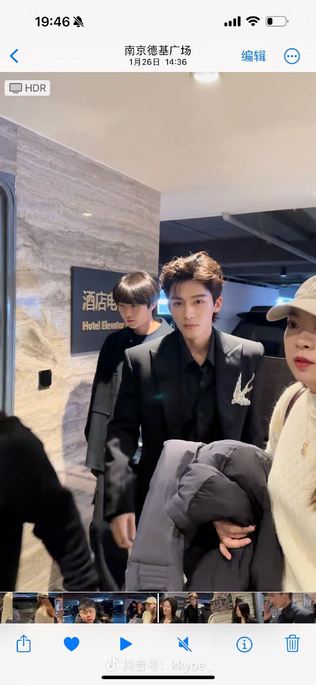 王星越高叶嫂嫂开门我是我哥 王星越的路透从来没让人失望过！综艺里的他清爽帅气，镜