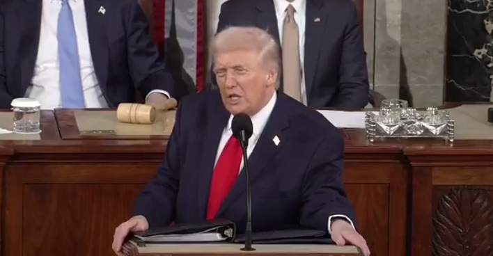 特朗普的国情咨文没有新政策，也不关心美国人担忧的问题，而是全力把民主党人描绘成恶