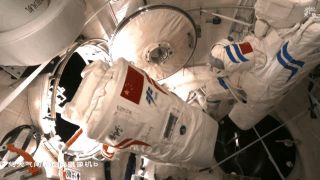 【祝贺！#神十七乘组圆满完成首次出舱活动#】 据中国载人航天工程办公室消息，北京