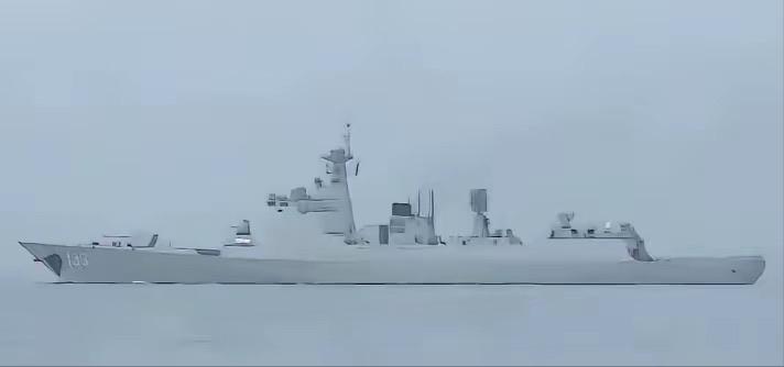 日本军舰刚穿航台湾海峡没多久，东部战区编队就过航横当水道、开赴西太开展训练。
