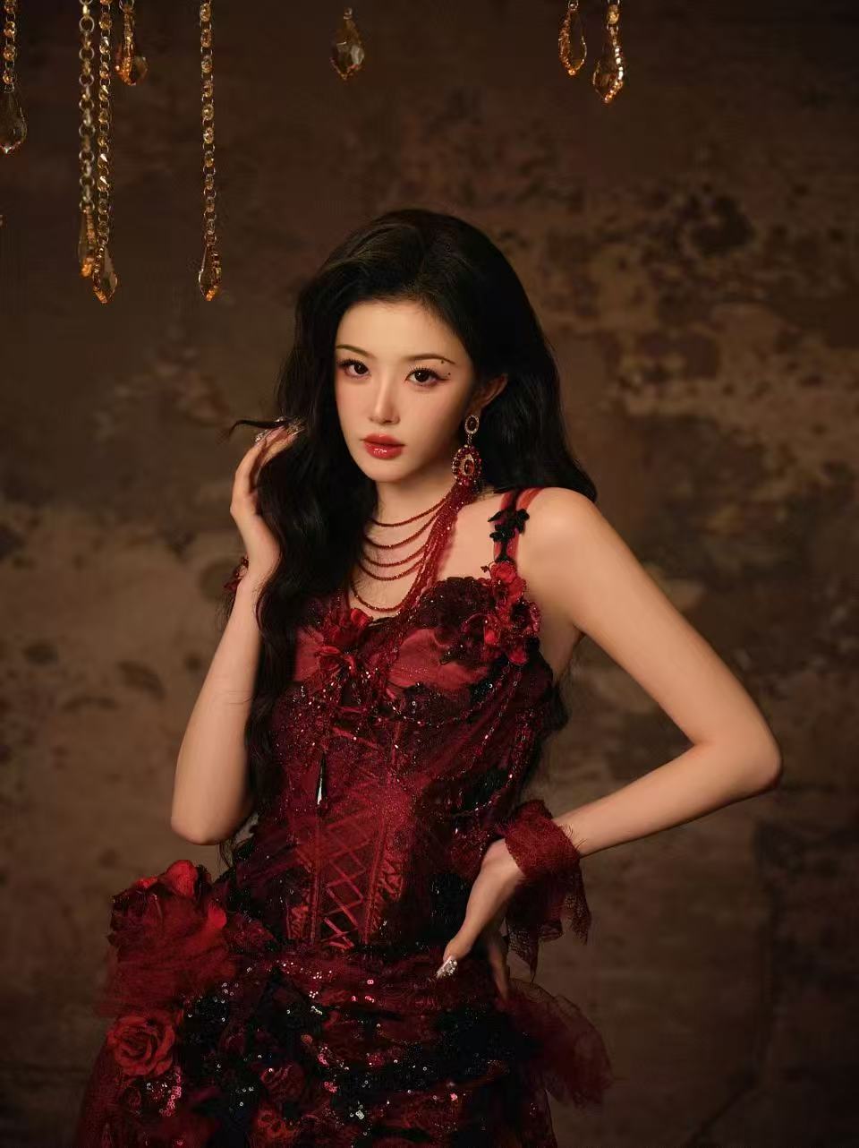 孔雪儿红玫瑰女神孔雪儿红色玫瑰造型孔雪儿红玫瑰女神🌹 