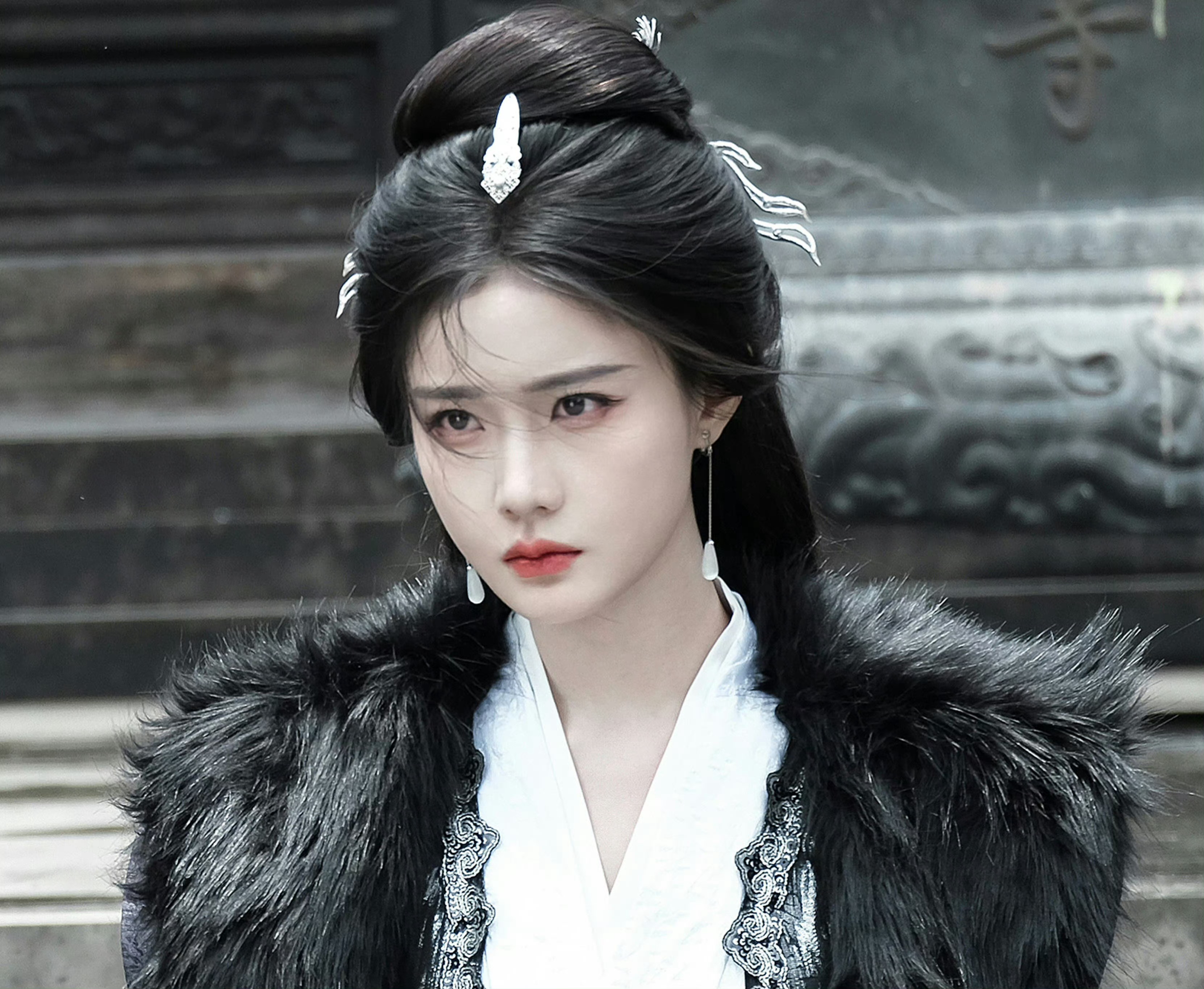 国师最好看的一套皮肤要上线了陈意涵 《凤凰台上》☽ 白衣+黑毛领 
