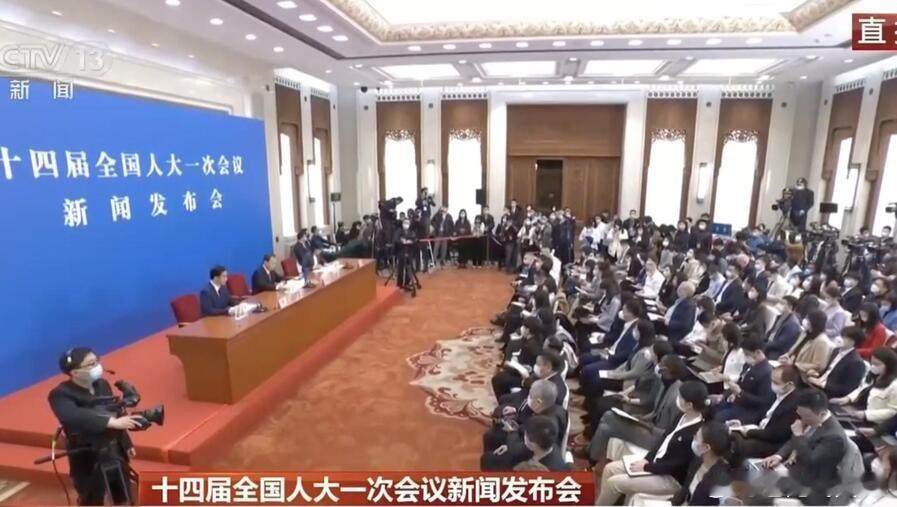 【全国人大发言人：中国国防费增幅适度合理】：3月4日12时，十四届全国人大一次会