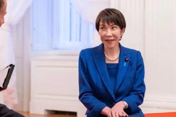 4月21日，日本《共同社》等媒体近期借伊朗封锁霍尔木兹海峡，炒作“今日霍尔木兹、