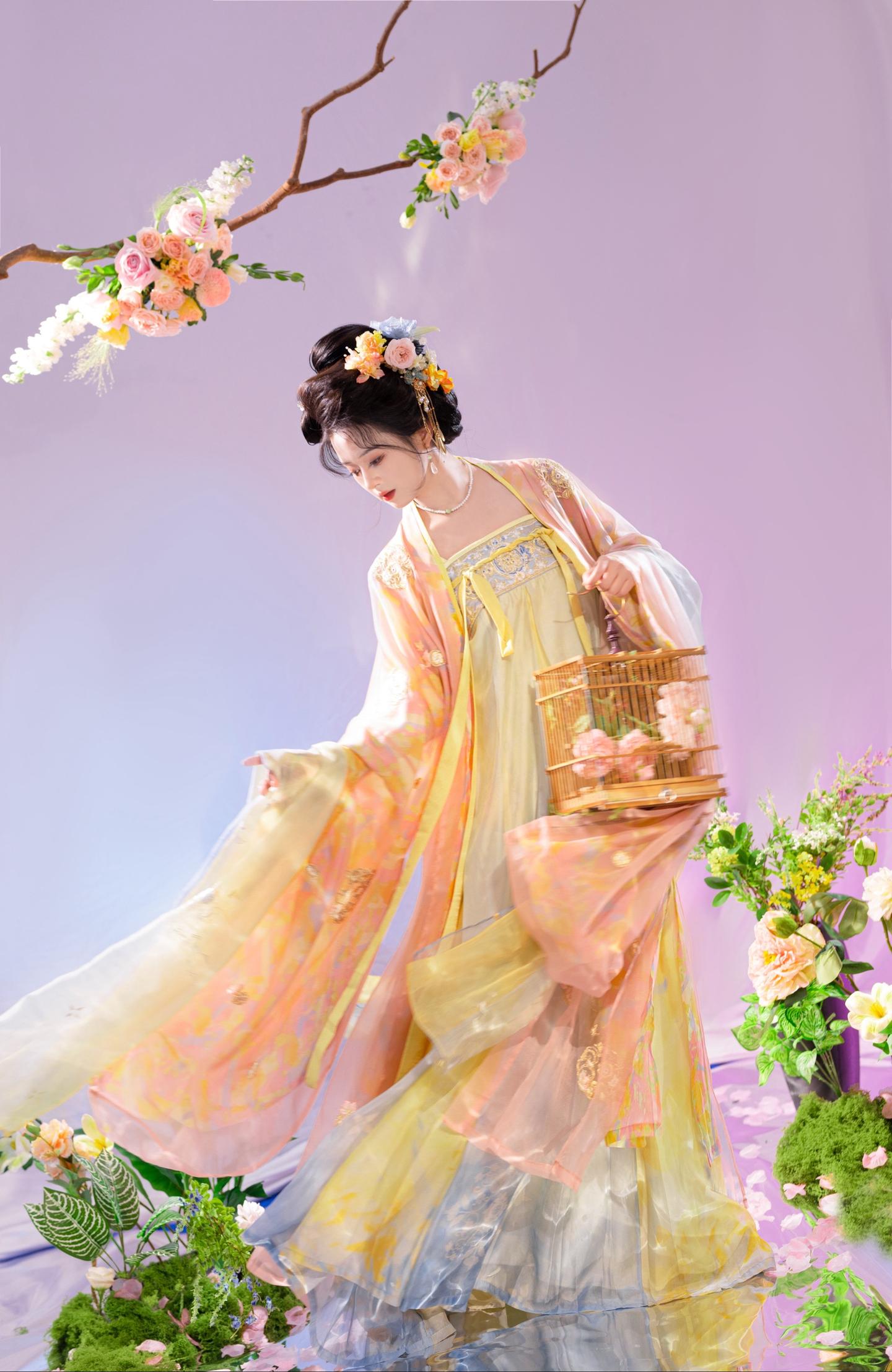 一种相思花自飘零水自流。模仿的是沈月和吃吃吃子拍的造型布景 真的好好看呀～