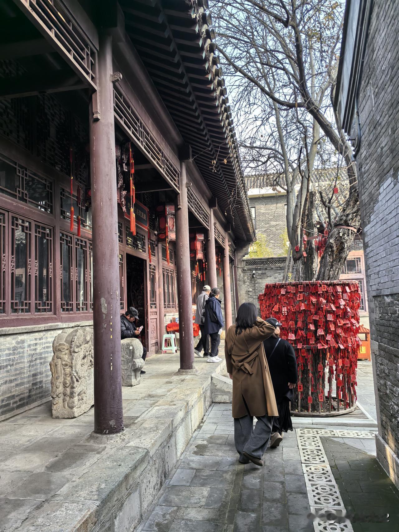 为孝顺的女儿点赞加油[赞]祝福老人越来越好[玫瑰][赞]子女的孝心