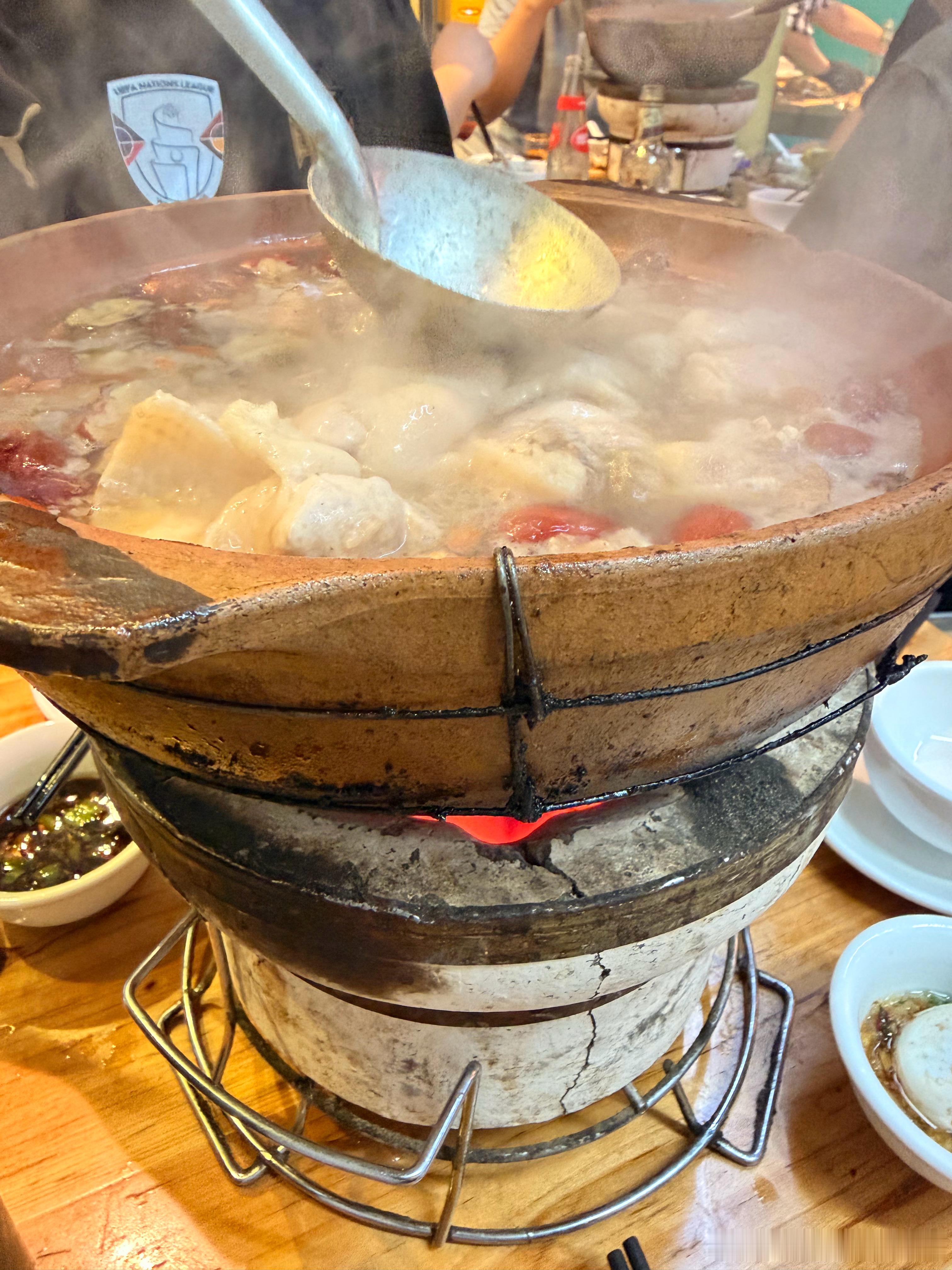 热辣滚烫🔥鸡煲 广州·北京路