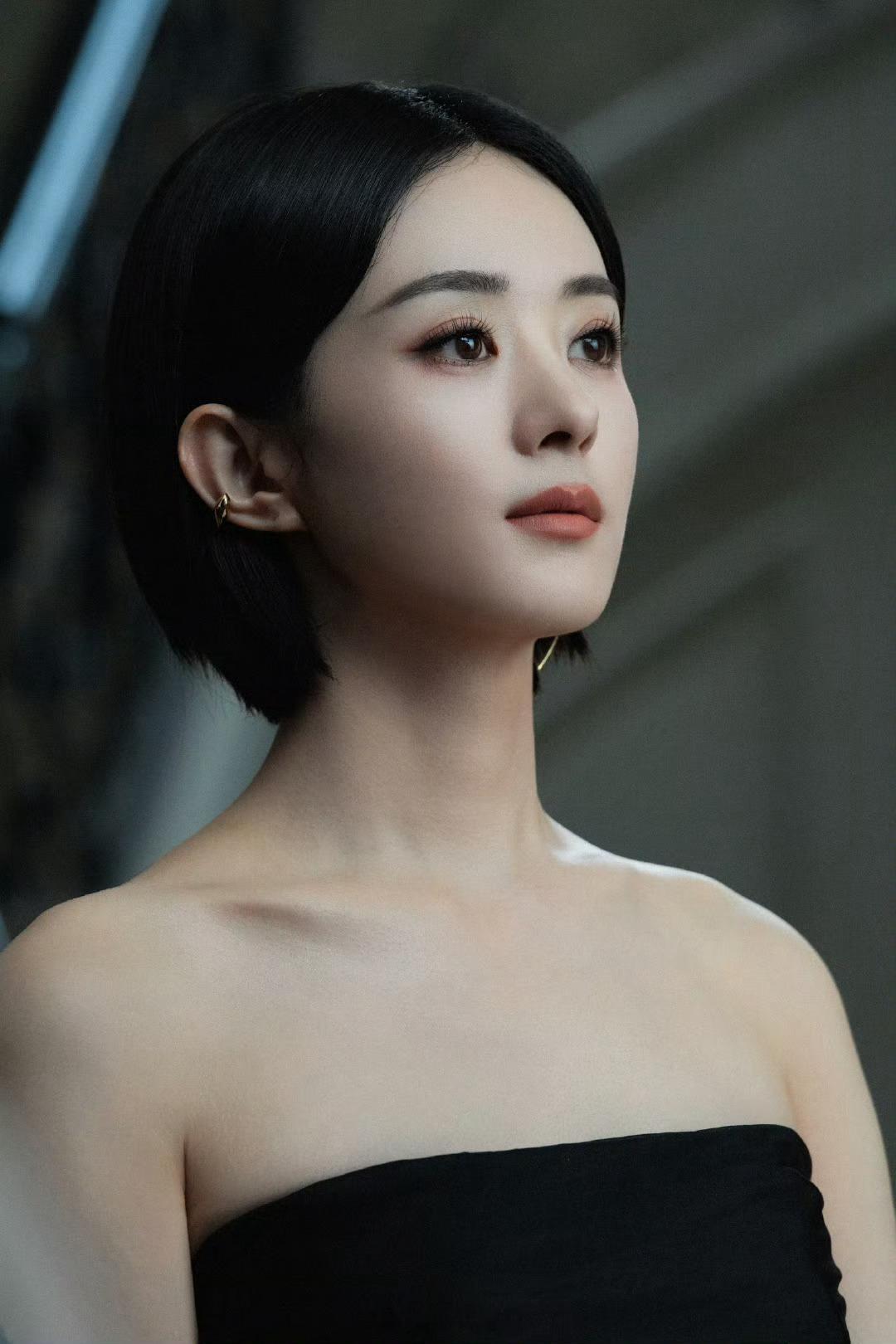 纪梵希全球彩妆代言人 太帅太权威了太高级太飒了纪梵希全球彩妆代言人赵丽颖 ​​​
