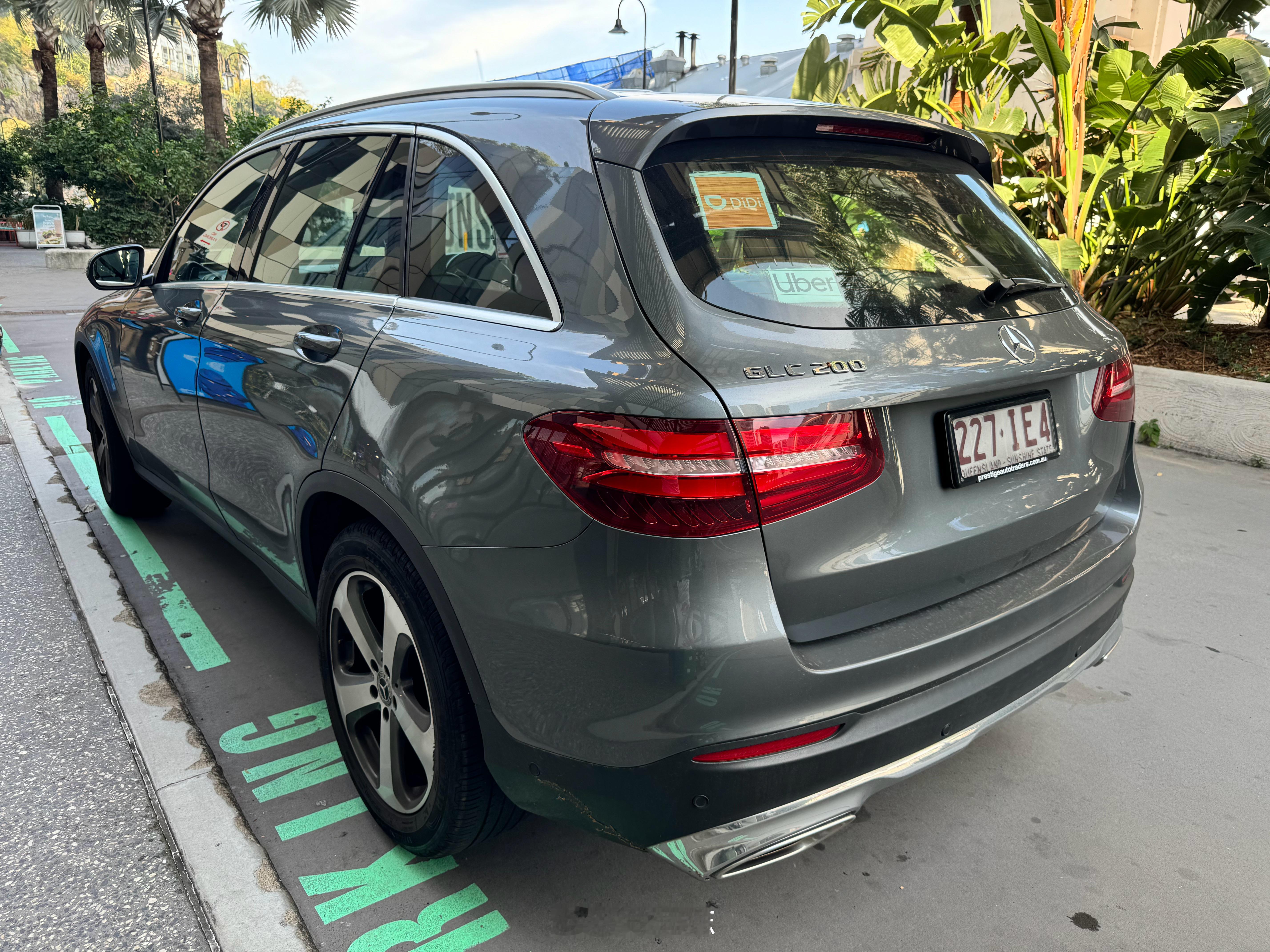 Uber打到GLC那一刻我就知道是不一般 果然是白发老爷爷[doge][doge