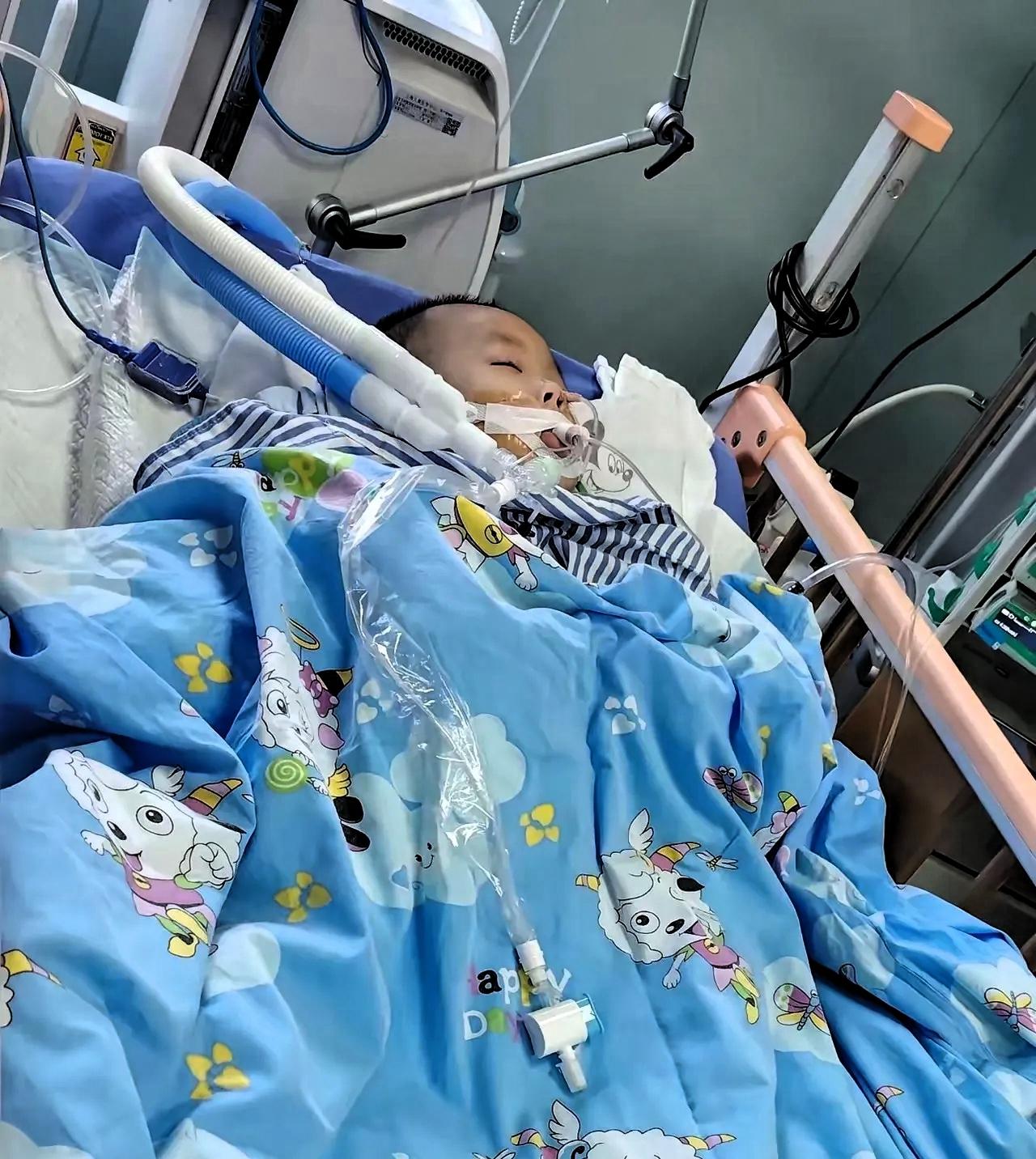 近日，江苏一男子自述：哥哥供他读完研究生，他年薪260万。侄子查出先天性心脏病，