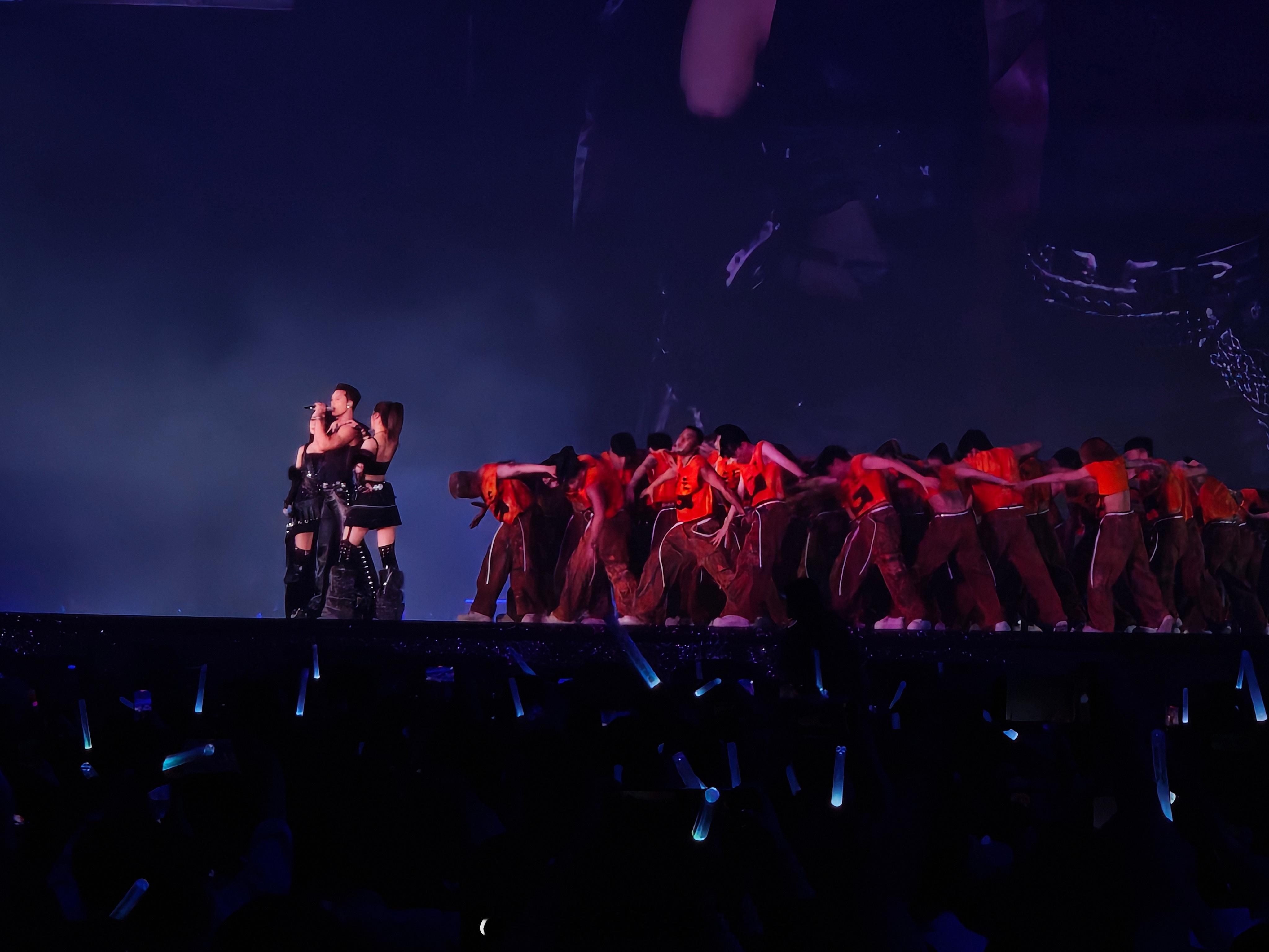 「（有視頻）25+英皇群星演唱会 揭幕　Twins關智斌唱經典曲目掀回憶殺 … 