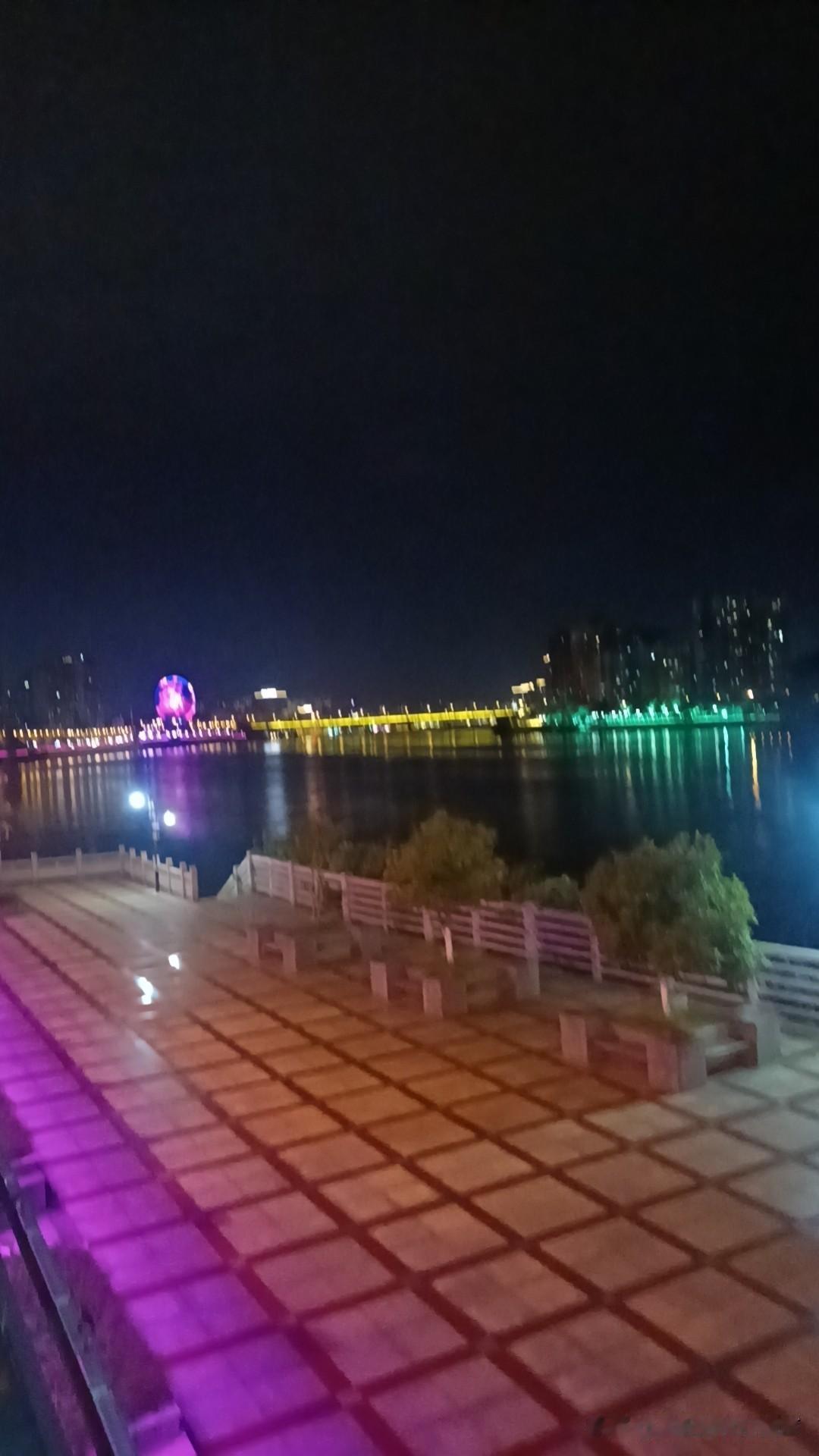今天是个好日子，感觉大A股市有戏继续反弹！

从复盘来看，上周A股三大指数周线表