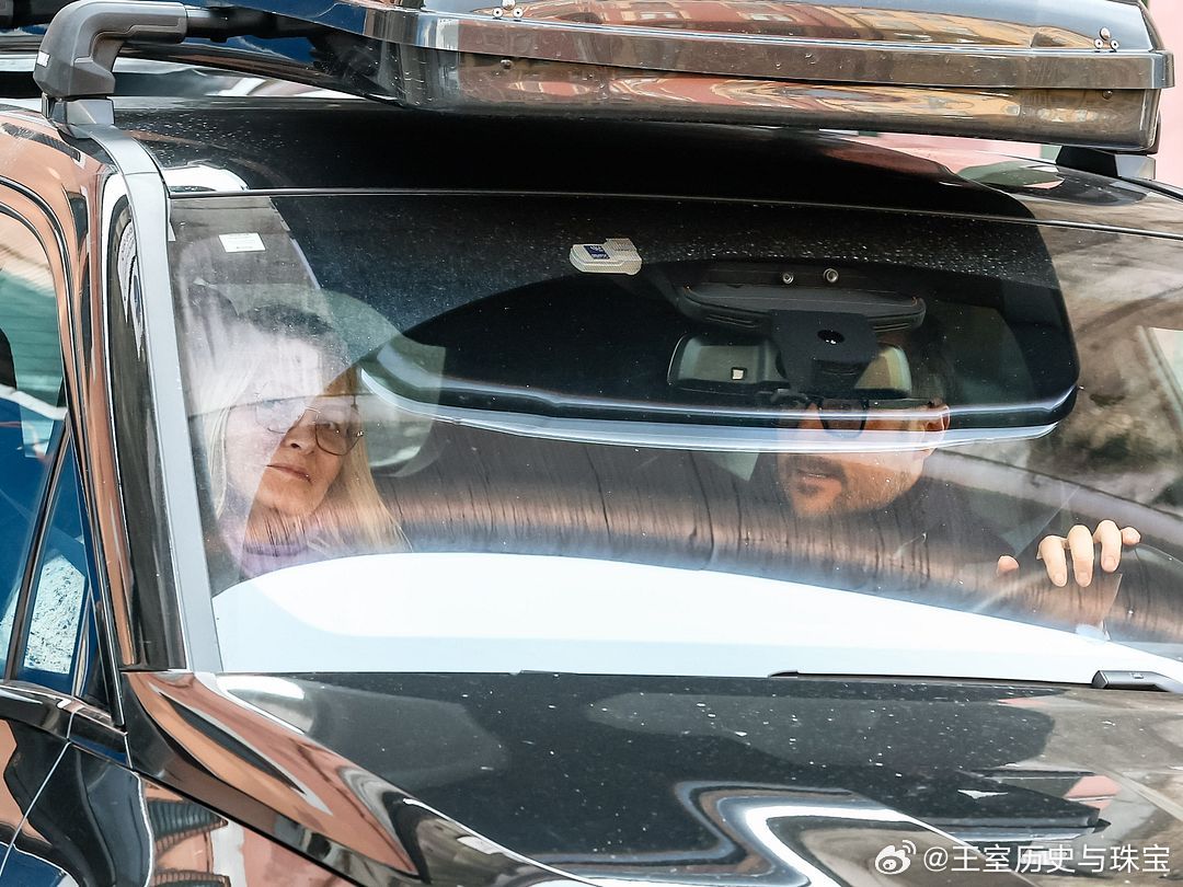 新闻 2026.3.15 挪威王储夫妇驱车前往奥斯陆监狱探望收押中的玛留斯·霍伊