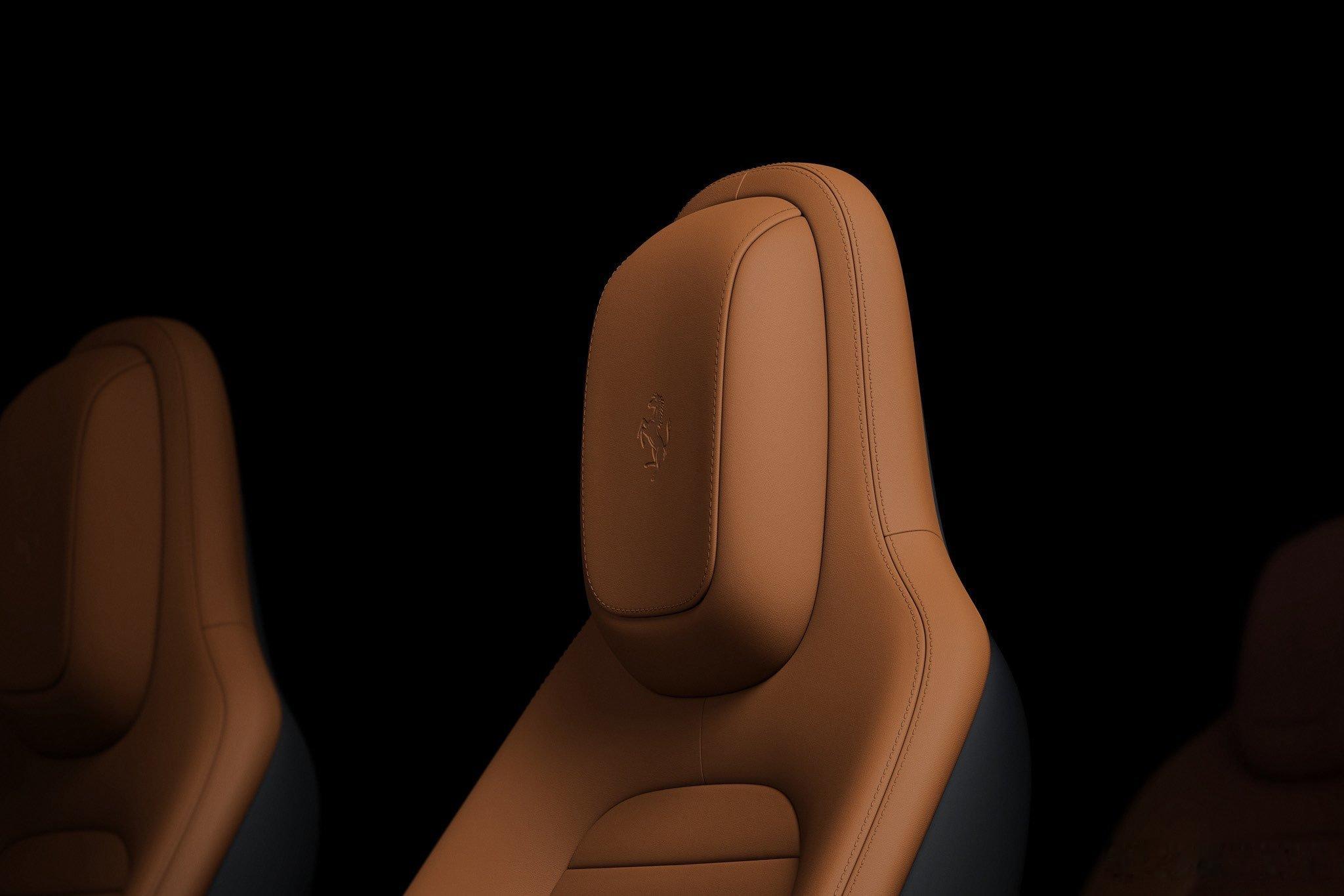 苹果原设计师Jony lve为法拉利首款纯电车设计的内饰，果味十足