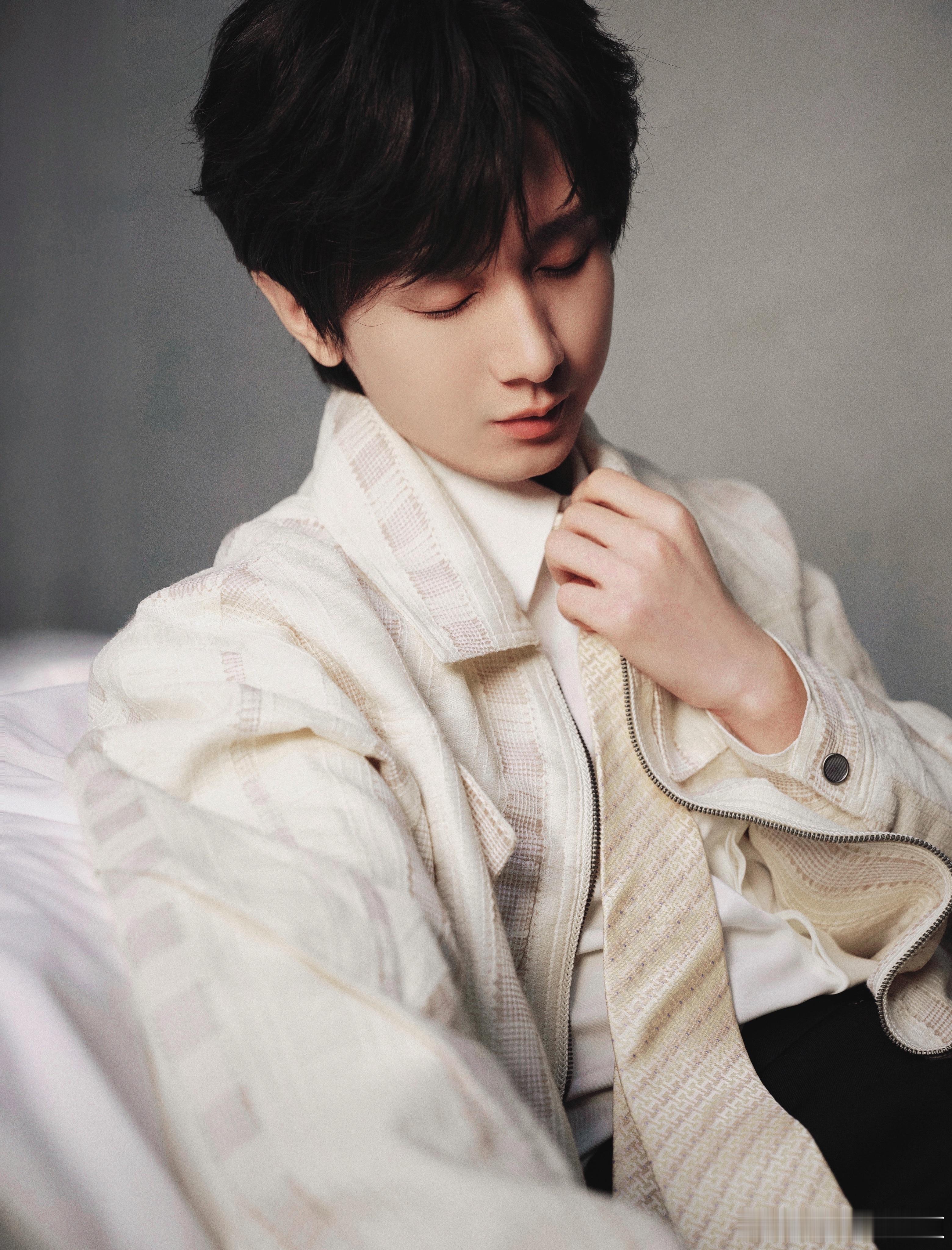 成毅卢云cy成毅对于世界而言，你是一个人；但是对于我而言，你是我的整个世界。 |