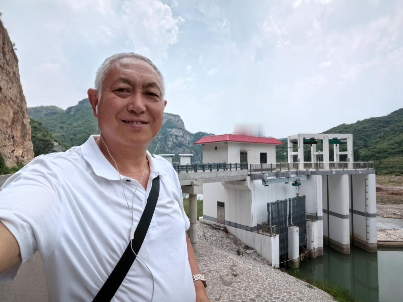 骑行摩托车路过跃峰渠首
七一前夕，我从安阳骑着摩托车前往都里漳河湾时，路过跃峰渠