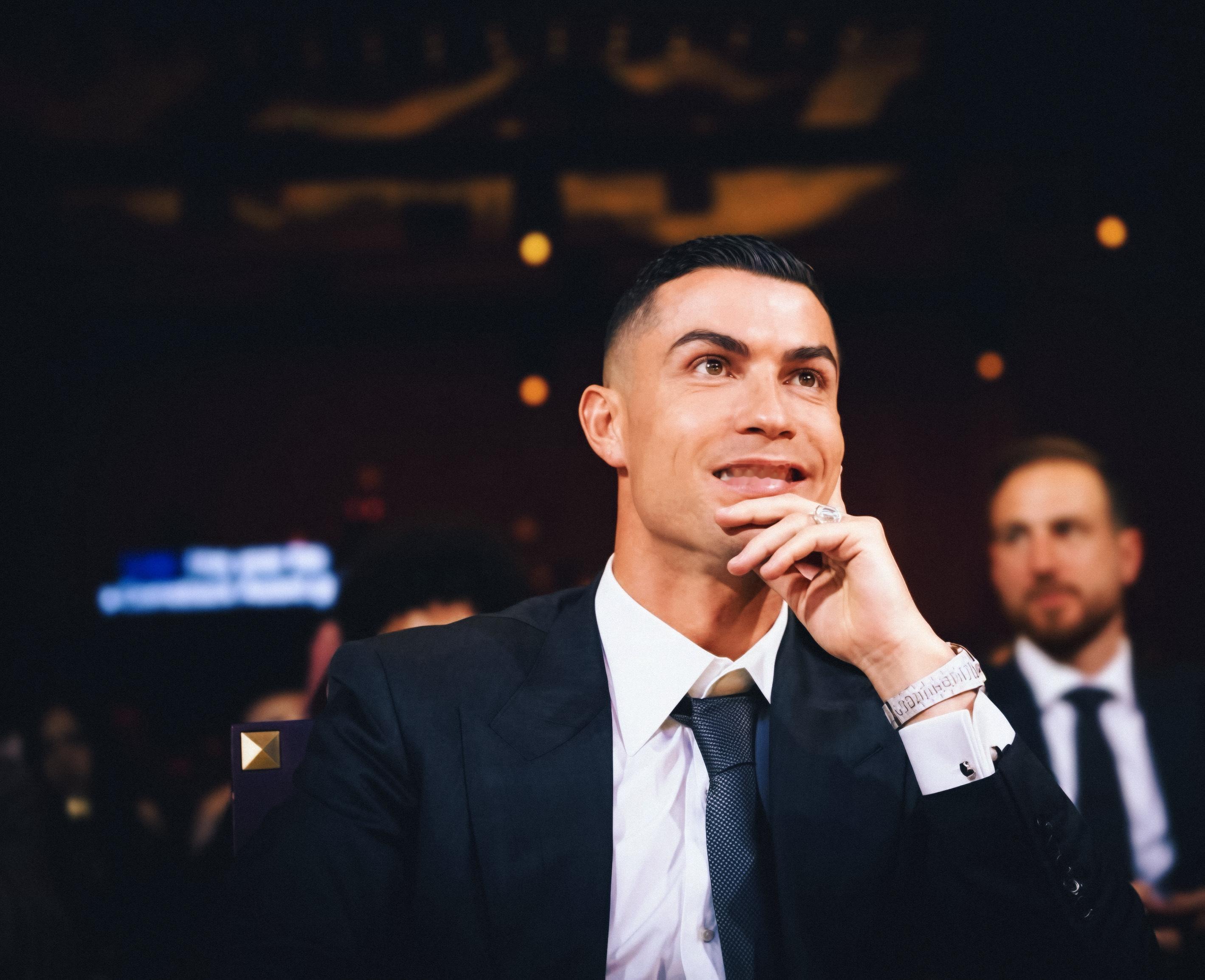 没见过的C罗照片 🛑 这张真帅啊！！！！！𝑪𝒓𝒊𝒔𝒕𝒊𝒂𝒏𝒐