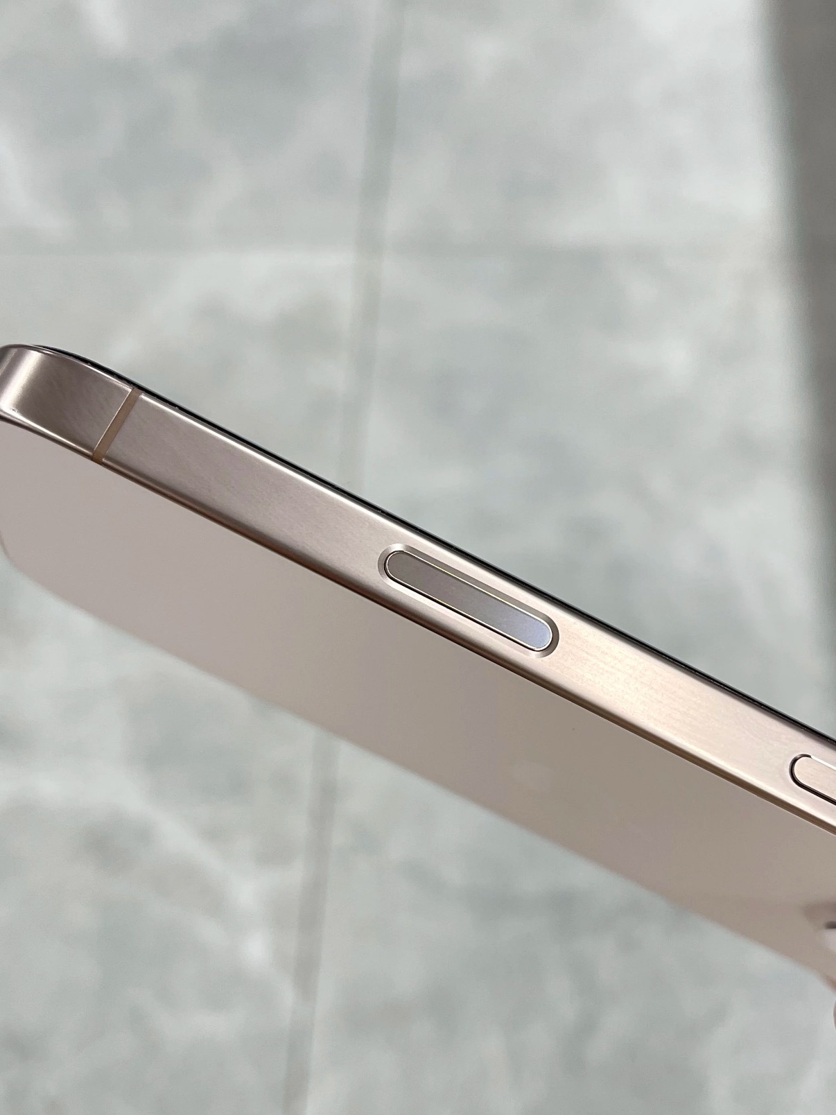 iPhone拍照键或被取消iPhone 拍照按键最大的作用就是启动相机，不过Ti