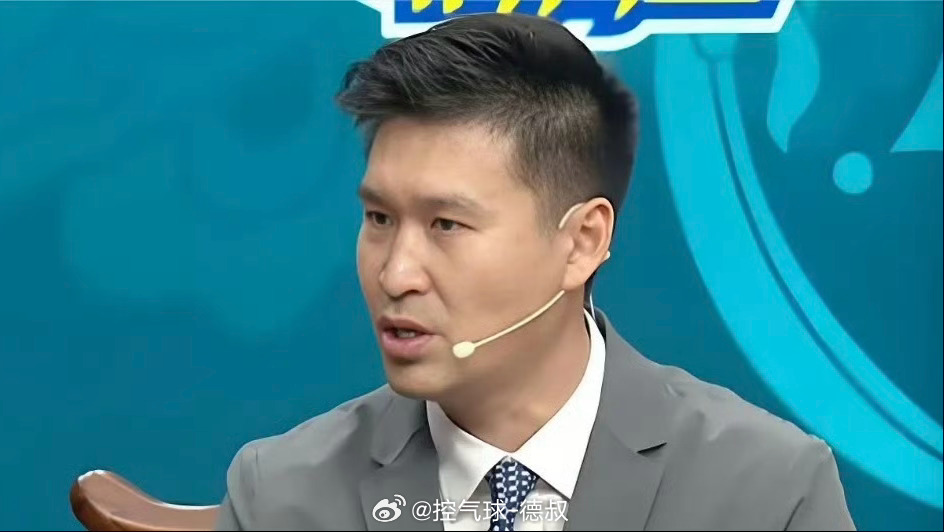 霍楠透露，刚出任宁波男篮总经理时，第一时间联系杨鸣，邀请他担任球队主教练，但杨鸣