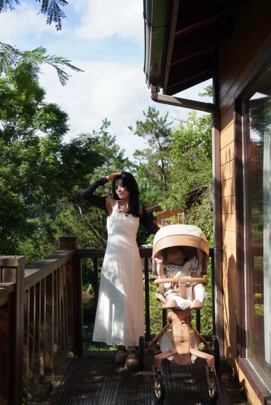 在山里的一些瞬间⛰️在小推车上的宝宝长大了