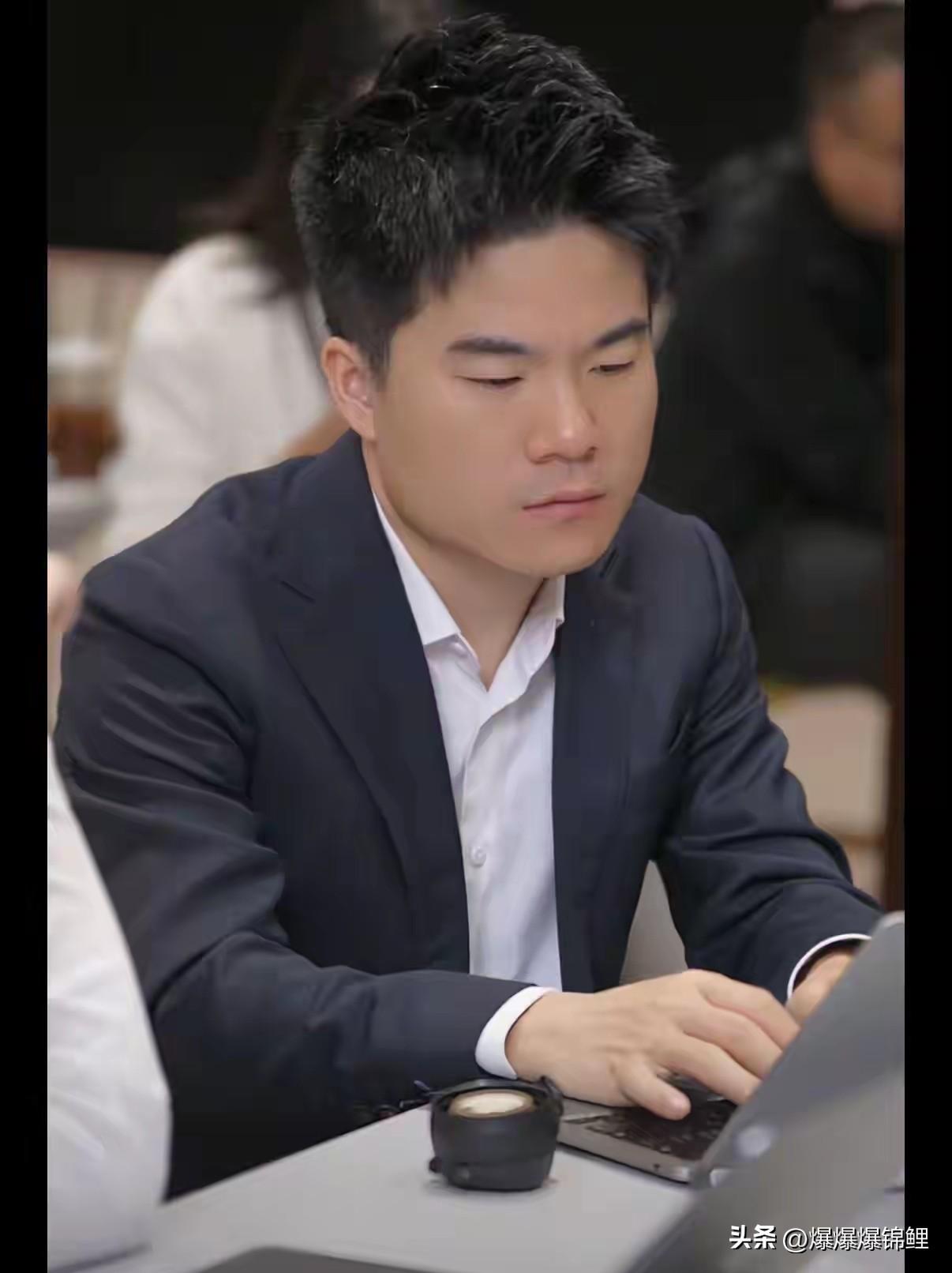 网上天天有人跟风黑董宇辉。有意思的是，骂得最凶的这帮人，多半没在他直播间下过单。