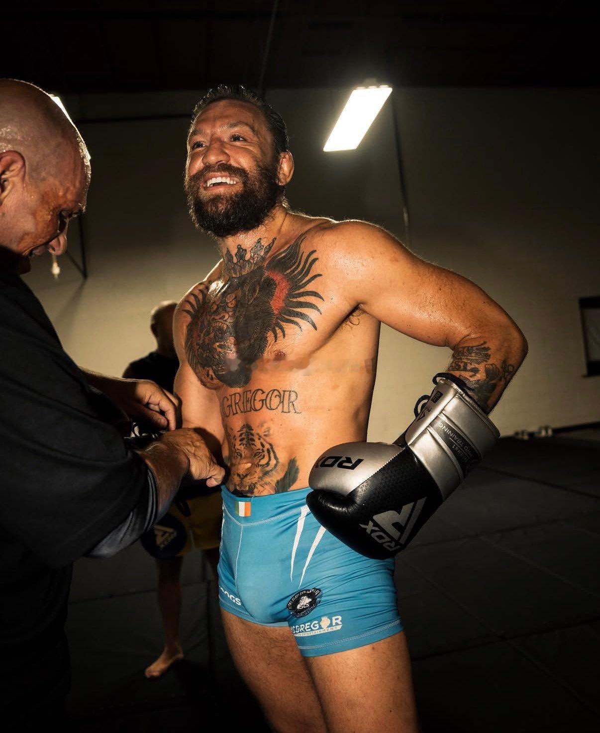 还有一周，猜猜泡泡会不会退赛？！康纳VS霍洛威二番战UFC329