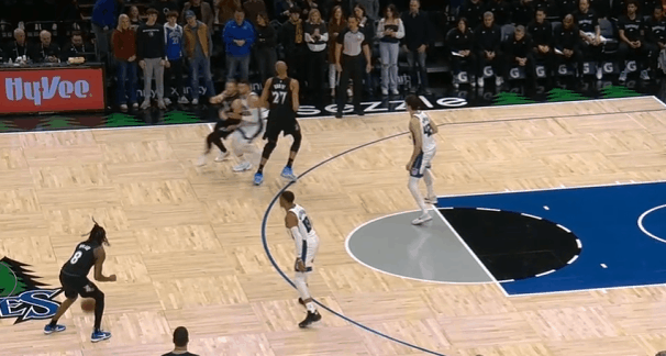 海兰德观察：充分教练获得信任，登场35分钟砍下18+6海蓝德在12.9对阵太阳的