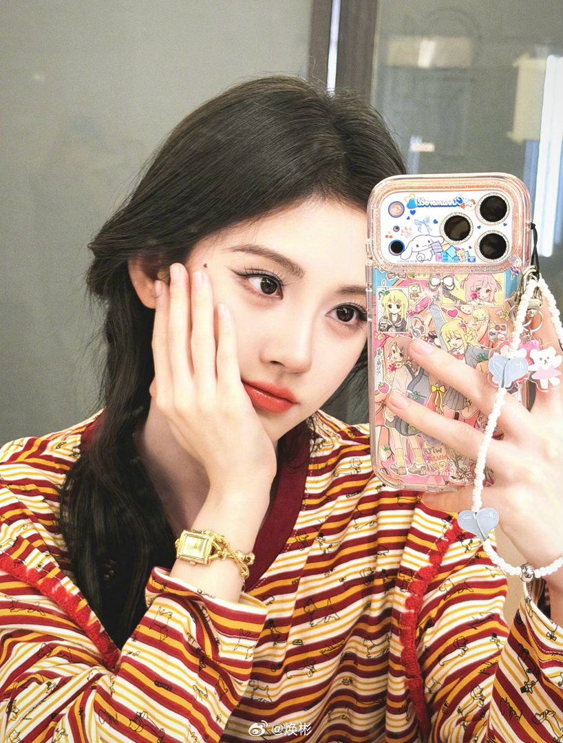 大家都要好好赚w好好交税哦，男孩子女孩子都要稳，大彬子只关心iPhone鞠婧祎工