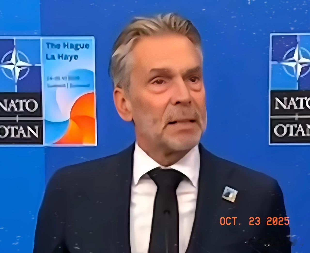 荷兰这一次不能手软，
必须要得到深刻的教训，
直到打痛，甚至是坐地求饶为止。美国