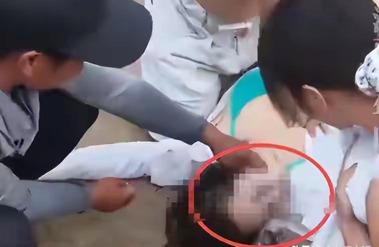 溺水获救女子开口第一句泪目！救人夫妻身份不简单，获全市表彰
 
4月26日傍晚，