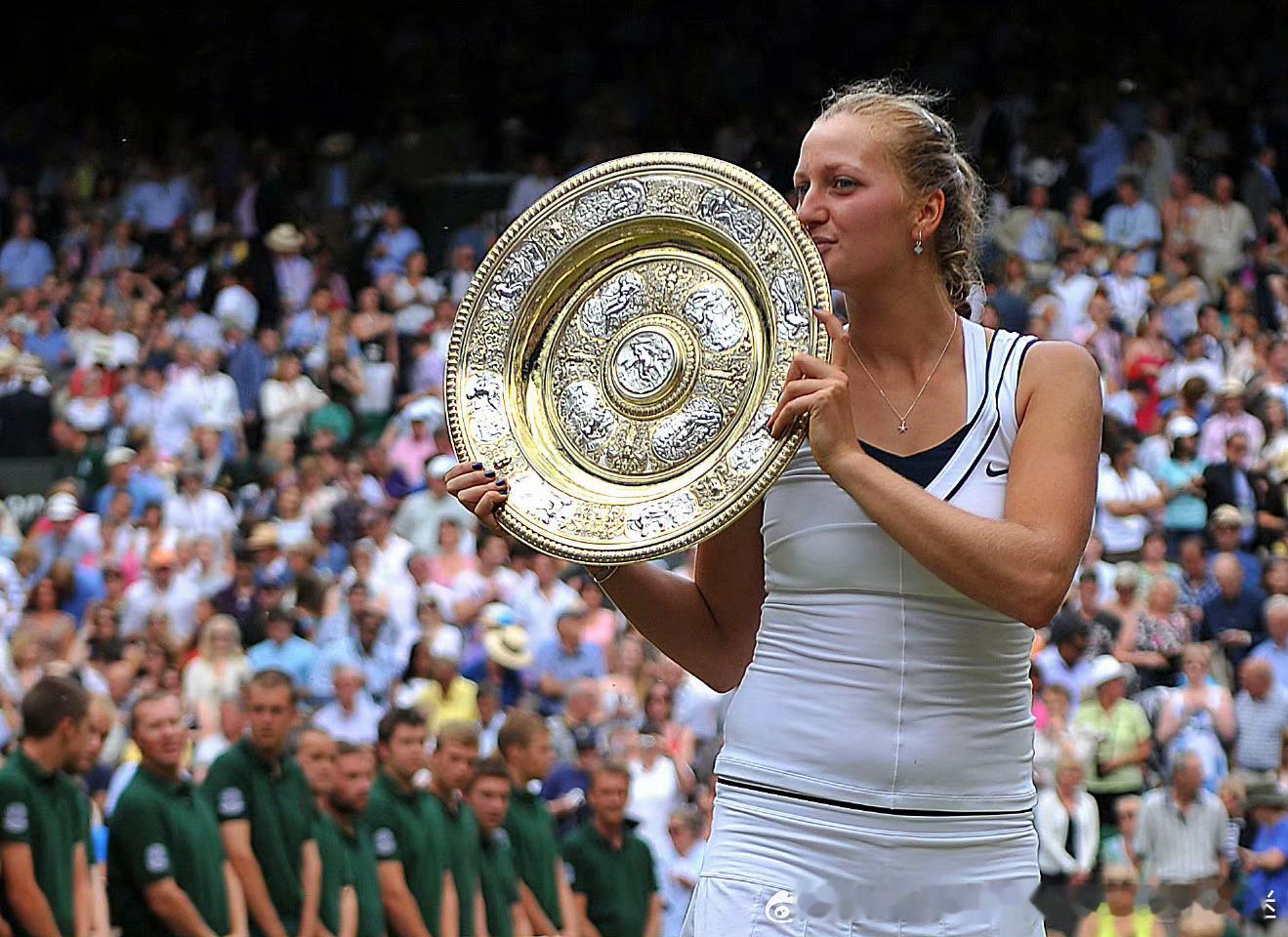 🇨🇿诺斯科娃成为公开赛年代第五位5️⃣夺得温网🇬🇧女单冠军🏆的捷克🇨