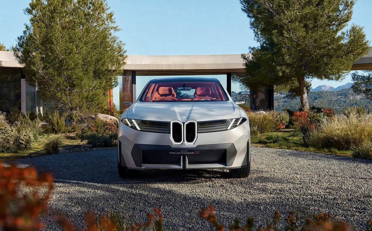 宝马新世代X概念车，最终会量产到哪辆车上？
答案是：未来所有宝马SUV，都会参照