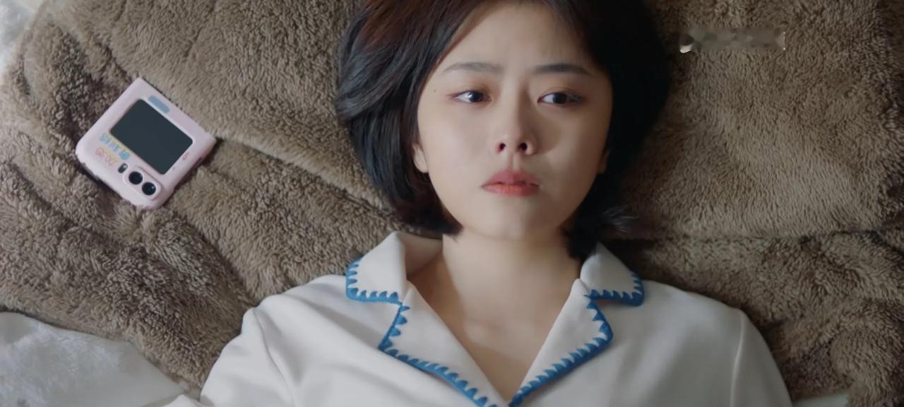 《你比星光美丽》
邵一辰你真的错过了一个爱你的好女孩，
纪星以你两名字命名的星辰