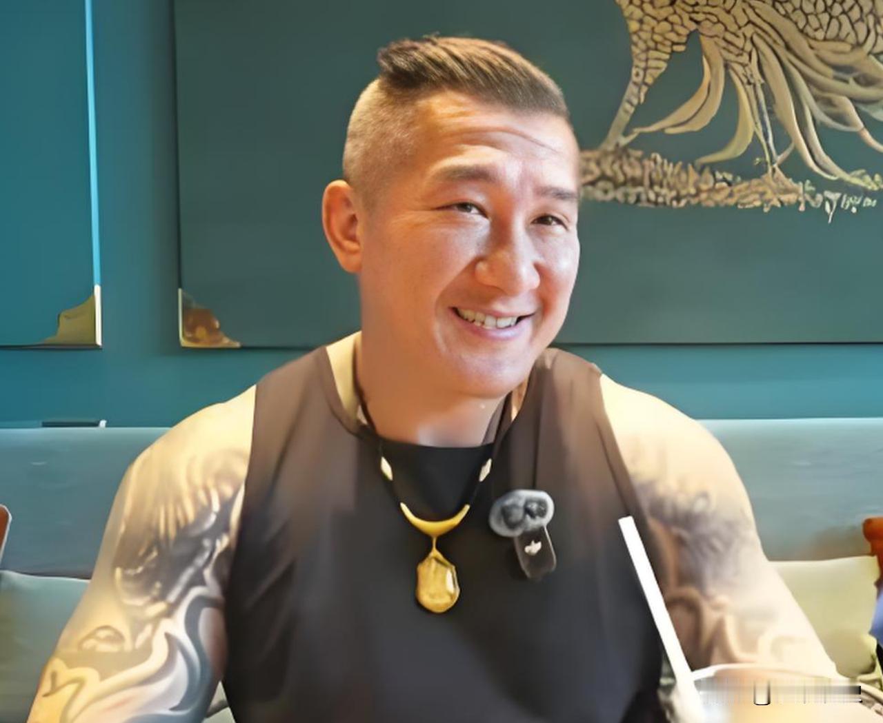 张亚中评价馆长陈之汉说他：“真的了不起”。的确是自从“网红馆长”来到大陆参观，他