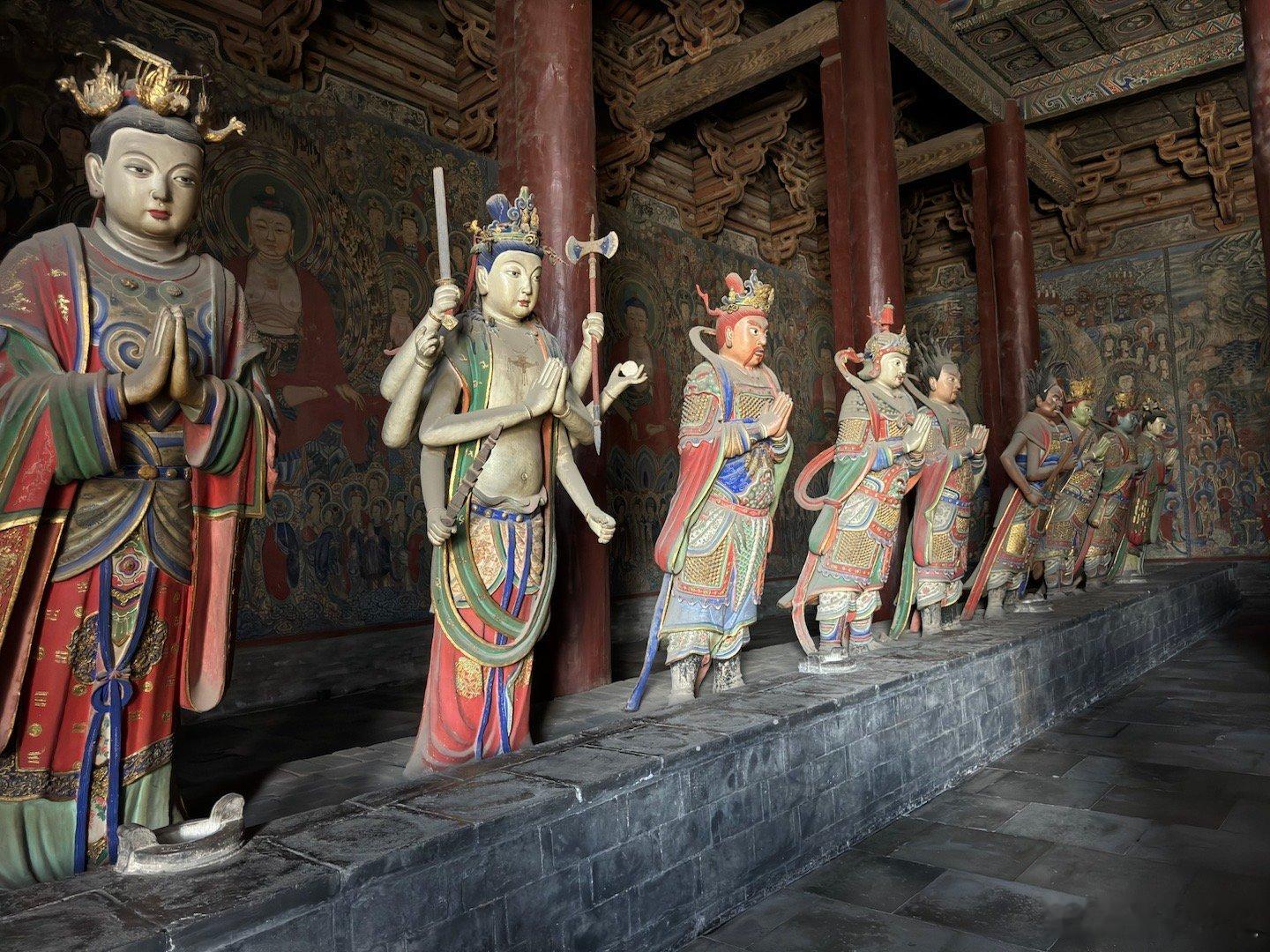 黑神话取景地华严寺回应殿墙被刻字华严寺除了必看的露齿菩萨外还有块警示碑一定要看看
