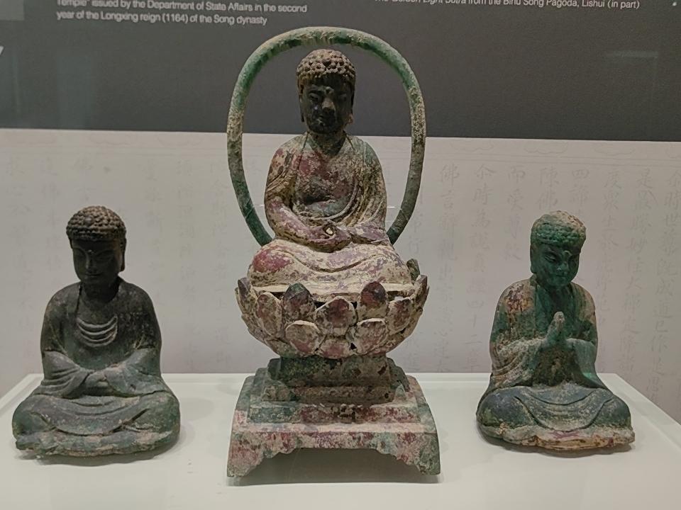 杭州博物馆的铜佛坐像