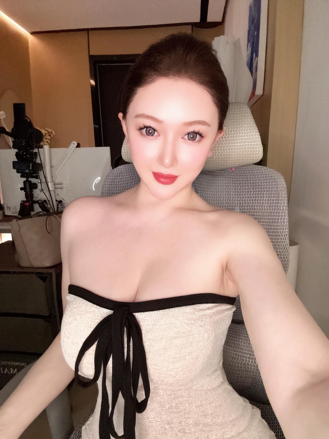 镜中映照的是皮囊，时间篆刻的才是勋章