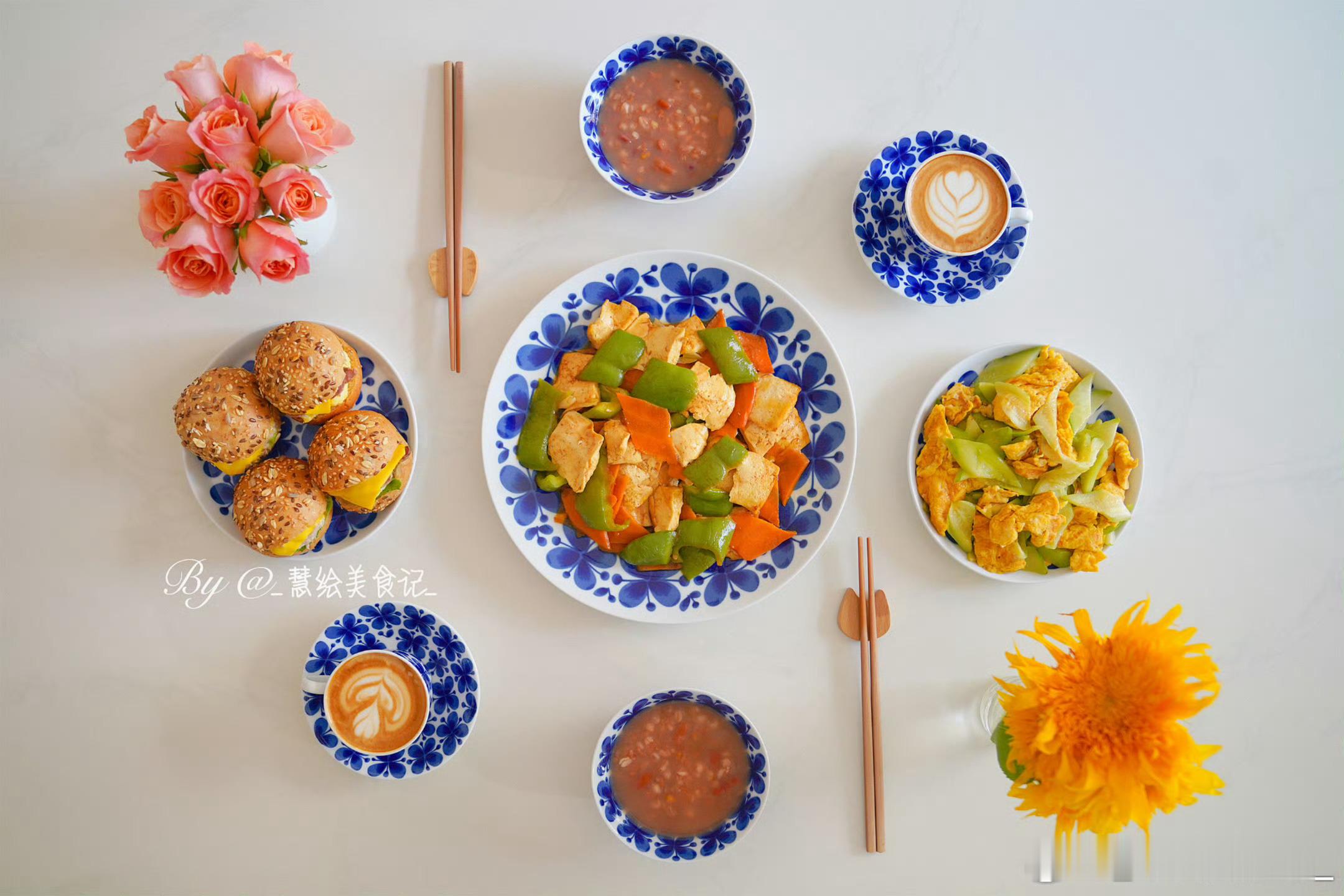 周二早呀早餐家常豆腐、黄瓜炒鸡蛋、红豆粥、金枪鱼迷你三明治、拿铁咖啡~ 好好吃饭