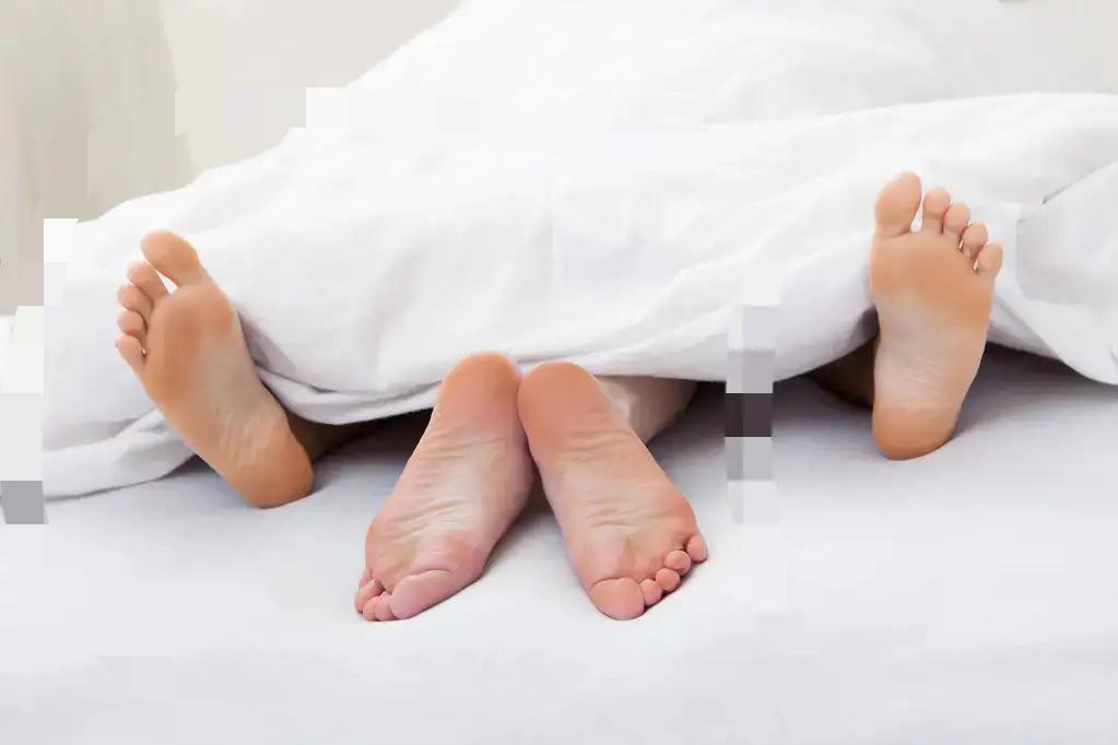 男子性侵后被女子嘲笑，一怒之下暴打女子！
2025年7月27日凌晨，小媛和姐妹聚