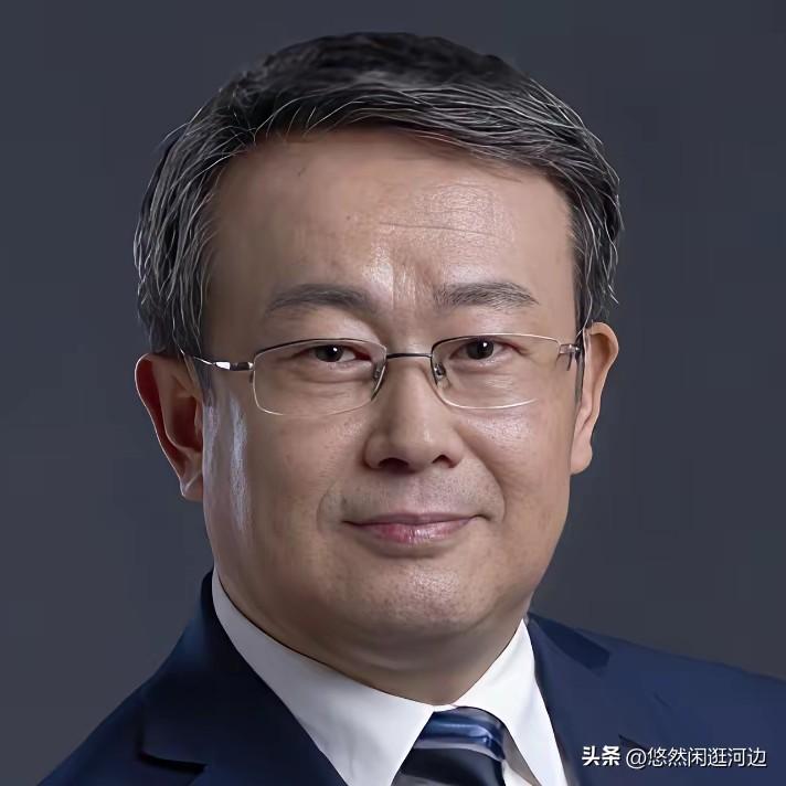 项立刚8月1日一早发文直言不讳：“少让凯文·凯利这种人到中国来坑蒙拐骗！”

凯